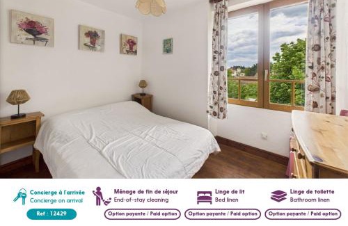 Montignac House | Gîte mitoyen pour 4 avec piscine commune