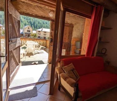 Villar-d'Arene Apartment | Gîte Neige Cordier - Villar d'Arène center 2 bedrooms and large terrace