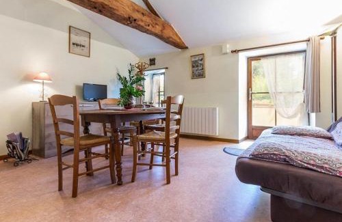 Corcoue-sur-Logne House | Gîte rénové à Corcoué-sur-Logne avec étang privé et équipements bébé - FR-1-306-1066