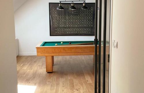 Courcay House | Gîte rénové avec billard, baby-foot, jardin clos, recharge VE, proche châteaux de la Loire - FR-1-381-575