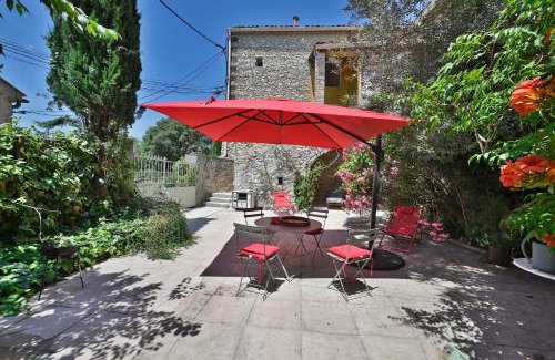 Lussan Apartment | Gîte Romy - Gîte avec piscine partagée