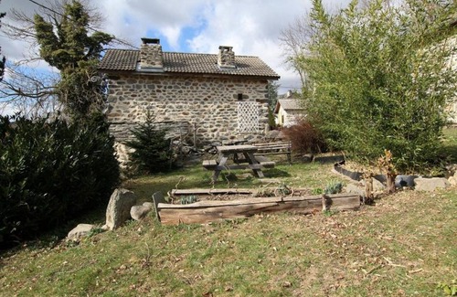 Saint-Julien-Chapteuil House | Gîte Saint-Julien-Chapteuil, 3 pièces, 4 personnes - FR-1-582-109