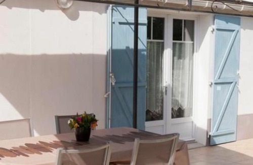 Saint-Urbain House | Gîte Saint-Urbain, 3 pièces, 4 personnes - FR-1-426-303