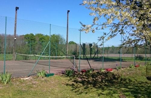 Saint-Jean-de-la-Motte House | Gîte spacieux avec salle de jeux, tennis et cheminée, idéal pour familles et amis jusqu'à 15 pers. - FR-1-410-223