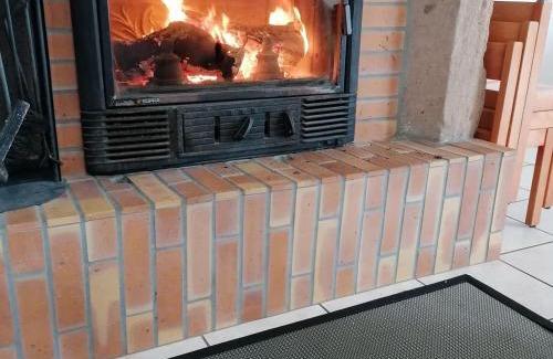 Anould House | Gîte spacieux avec cheminée, proche nature, accessible PMR, idéal famille et motards - FR-1-589-34