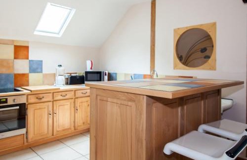 Arthon House | Gîte unique dans propriété historique avec musée, proche Châteauroux, 4 chambres, cheminée, fibre, parking. - FR-1-591-49