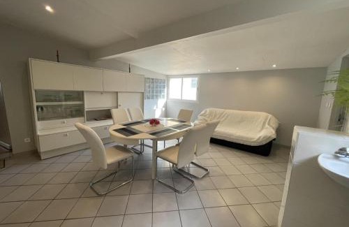 Nouan-sur-Loire House | Gîte Vineuil, 4 pièces, 6 personnes - FR-1-491-99