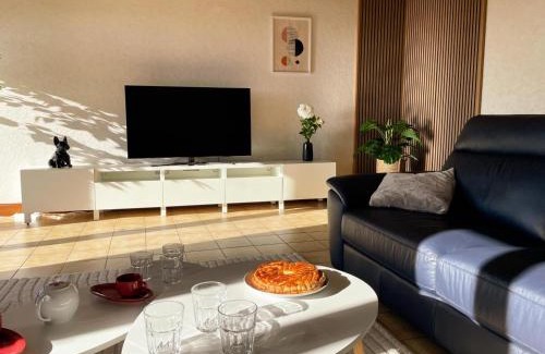 Benais House | Gîte viticole tout inclus, jardin 3000m², vélos offerts, proche Saumur-Chinon-Langeais - FR-1-381-606