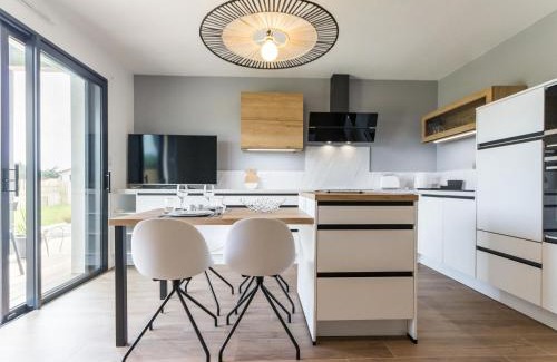 Prefailles House | Gîtes avec piscine chauffée, SPA, proche plage et commerces, jardin privatif et tout compris - FR-1-306-1207