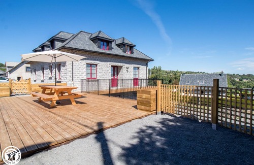 Besse-en-Chandesse House | Gîtes Granit Gris sleeps 10