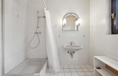 Hanau Apartment | GÜNSTIGE Wohnungen für Monteure in Hanau City Smart TV, Wifi, Parking NEW