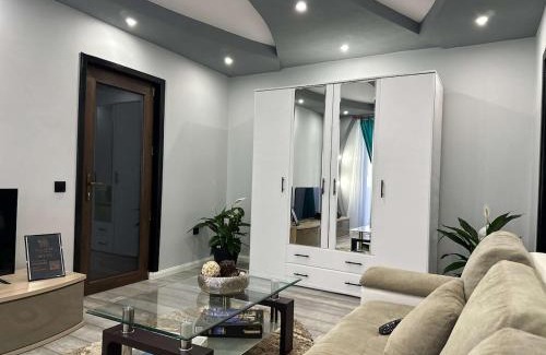 Tirgu Jiu Apartment | G&A Luxe Apartment Central