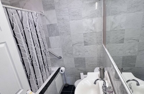 Silver Spring House | G-Comforts