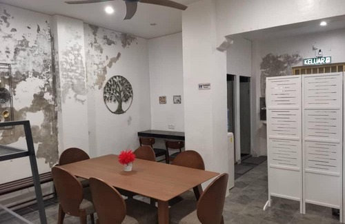 Historic George Town House | G Fortune Guest House Church Street