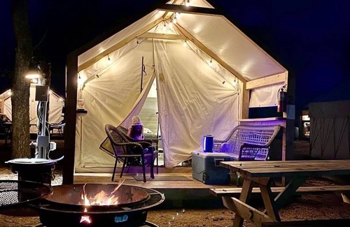 Sutherland Springs House | #G Son's Rio Cibolo - Glamping Cabin