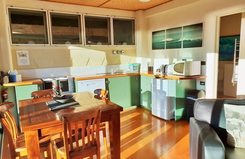 Raglan Apartment | G SPOT lower level WITH SPA