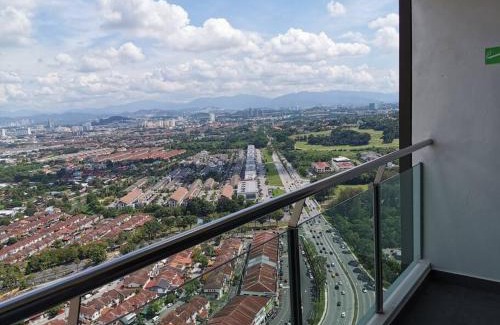 Bangi Sentral Apartment | G Studio Swimming Pool View@EVO BANGI NETFLIX+WIFI
