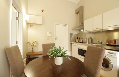 Tachbrook Apartment | G5 - Balcony flat with easy access to Westminster