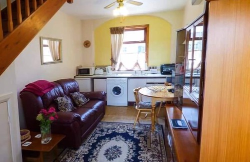 Holmrook Cottage | GABLE VIEW, pet friendly, with a garden in Ravenglass