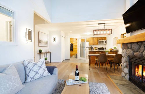 Upper Village Apartment | Gables @ Gondola Base - Designer 2BR