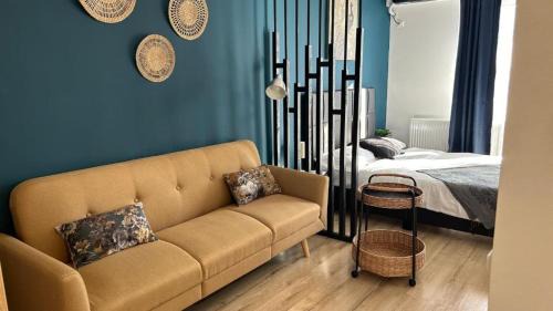 Sector 4 Apartment | Gabriel Crib