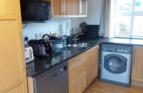 Cylch-Y-Garn Cottage | Gadlys cottage sleeps 6 dog friendly walk to Church Bay Beach sea views
