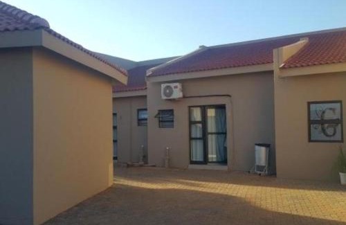 Taung Station House | Gaediwe Guesthouse