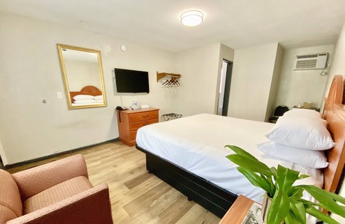 University Heights Hotel | Gainesville Lodge
