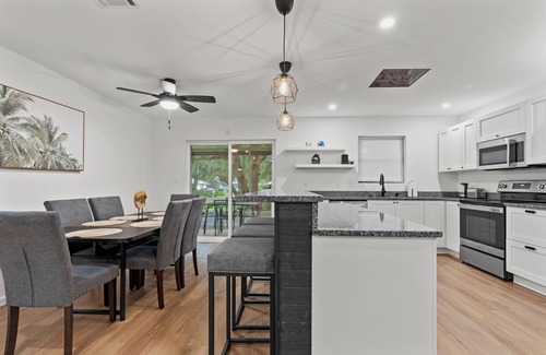 Gainesville House | Gainesville remodeled home-4 miles from UF campus!