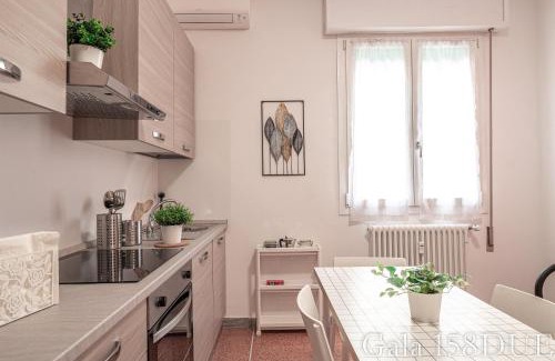 San Donato-San Vitale Apartment | Gala158DUE