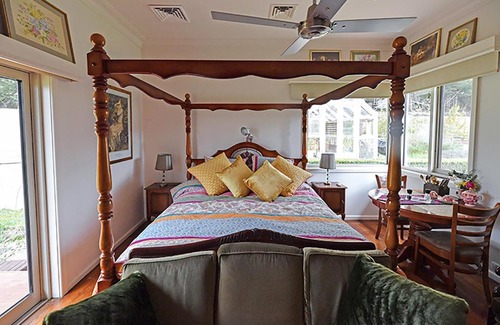 Limonite Bed & Breakfast | Galahad's Animal Sanctuary B&B