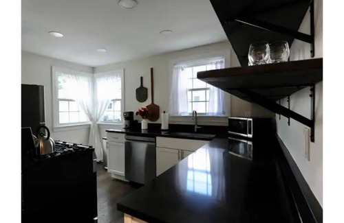 La Porte House | Galena House—Gorgeous 6 BR, 10 min to Three Oaks!