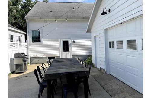 La Porte House | Galena House—Gorgeous 6 BR, 10 min to Three Oaks!