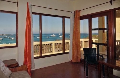 Puerto Baquerizo Moreno Apartment | Galeodan Penthouse - Spectacular Sunsets on the Bay - Ideal for Honeymooners