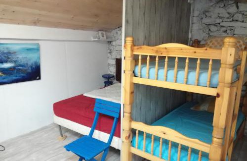 Espelette Bed & Breakfast | Galerie d'art d'une ancienne mairie de 1783