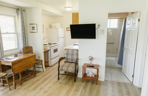 Stratford Cottage | Gallant Cottage-PEI Charm, updated cottage with AC near Charlottetown. Waterview