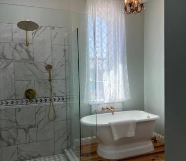 Buffalo Hotel | Gallery 904