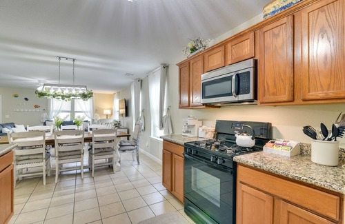 El Lago Cottage | Galloping Seahorse Seabrook Home ~ 4 Mi to Nasa!