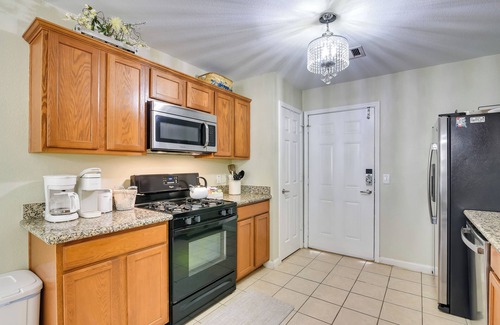 El Lago Cottage | Galloping Seahorse Seabrook Home ~ 4 Mi to Nasa!
