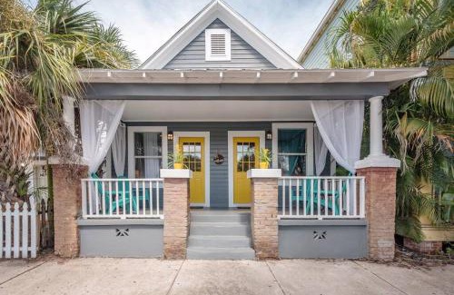 Historic Ybor Apartment | Gambino Getaway Shotgun style apt in the heart of Ybor City