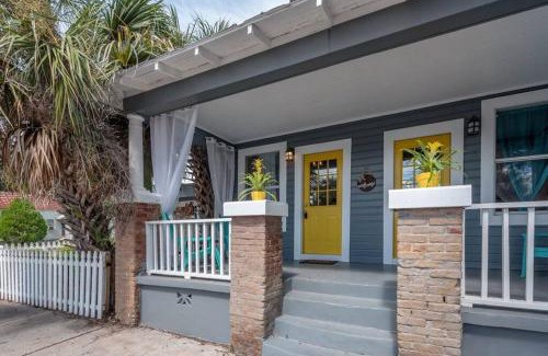 Historic Ybor Apartment | Gambino Getaway Shotgun style apt in the heart of Ybor City