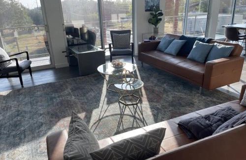 Central East Austin Apartment | Game Day Penthouse Steps from UT Sports