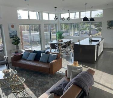 Central East Austin Apartment | Game Day Penthouse Steps from UT Sports