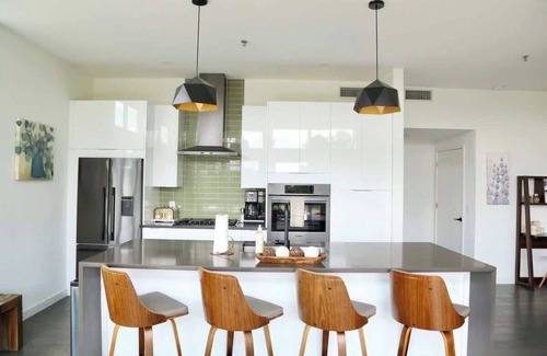 Central East Austin Apartment | Game Day Penthouse Steps from UT Sports