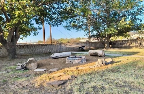 Odessa House | Game Room - 6 Beds - Pet Friendly - Large Kitchen - BBQ