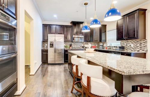 Washington House | Game Room and Gym Downtown DC Home!