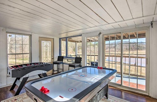 Shelby House | Game Room and Views Lakefront Shelby Home!