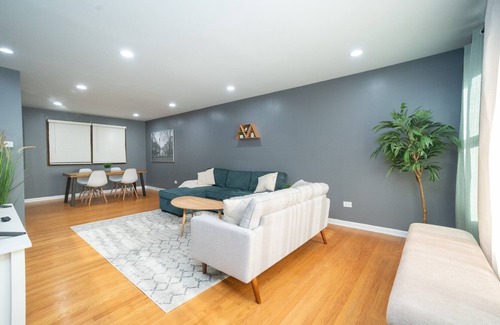 Palos Hills House | Game Room, Basketball Court, Fire Pit and more!