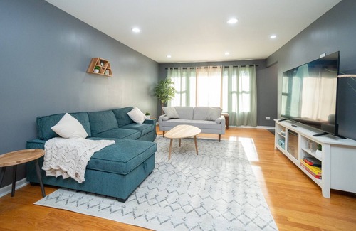 Palos Hills House | Game Room, Basketball Court, Fire Pit and more!
