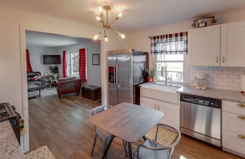 Garrison House | Game Room, Dock, Water Toys, Firepit, Minutes From Casino & More!